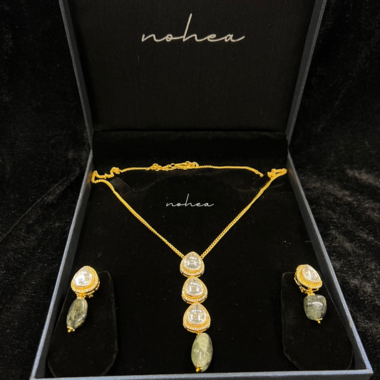 Tiah Kundan Jewellery Set