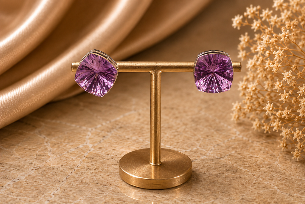 Émeraude Radiance Studs