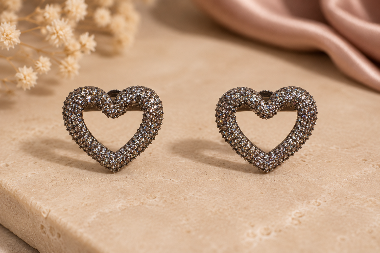Éclat Heart Studs