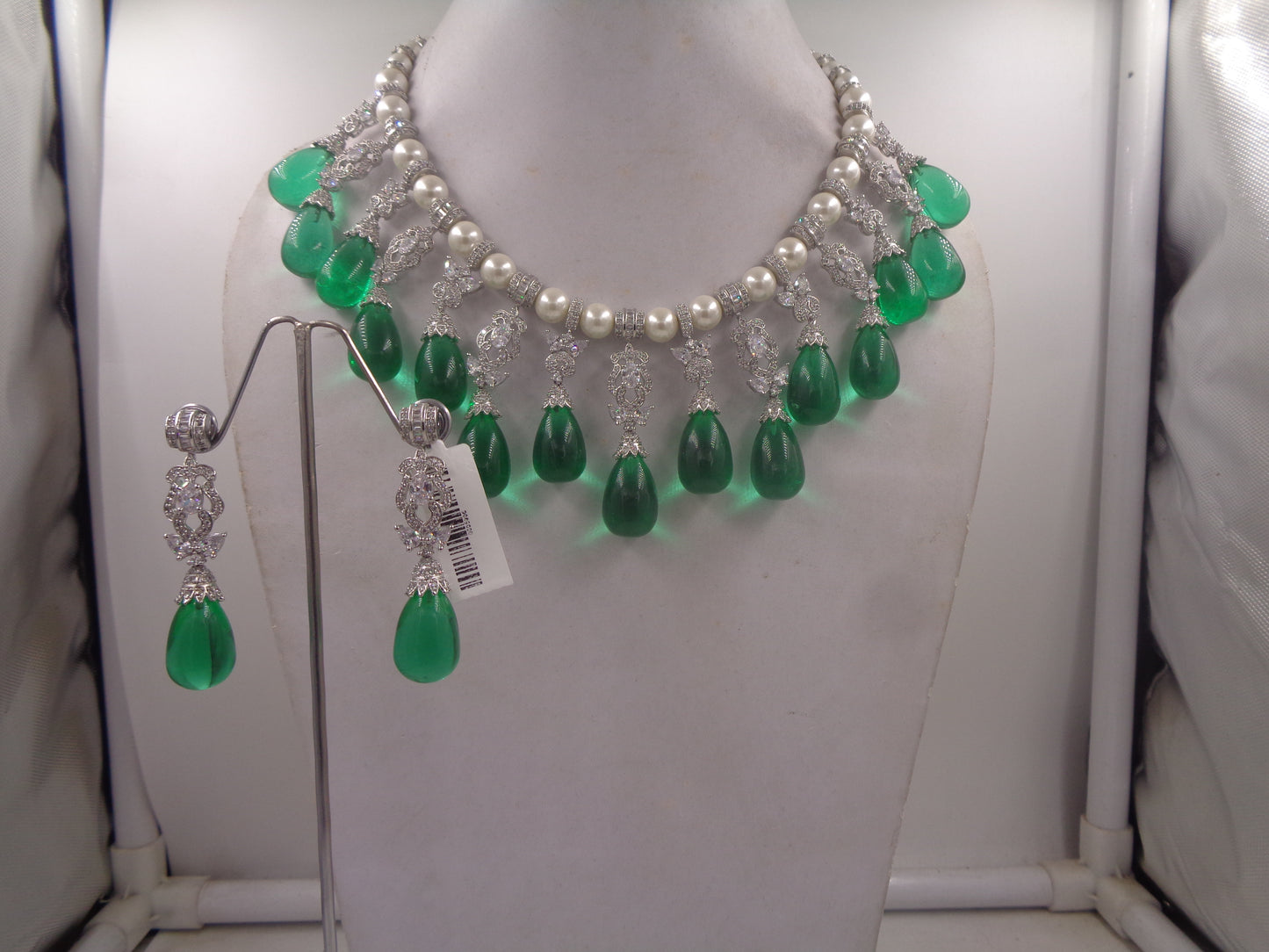 Tear Drop Emerald Pota Jewellery Set