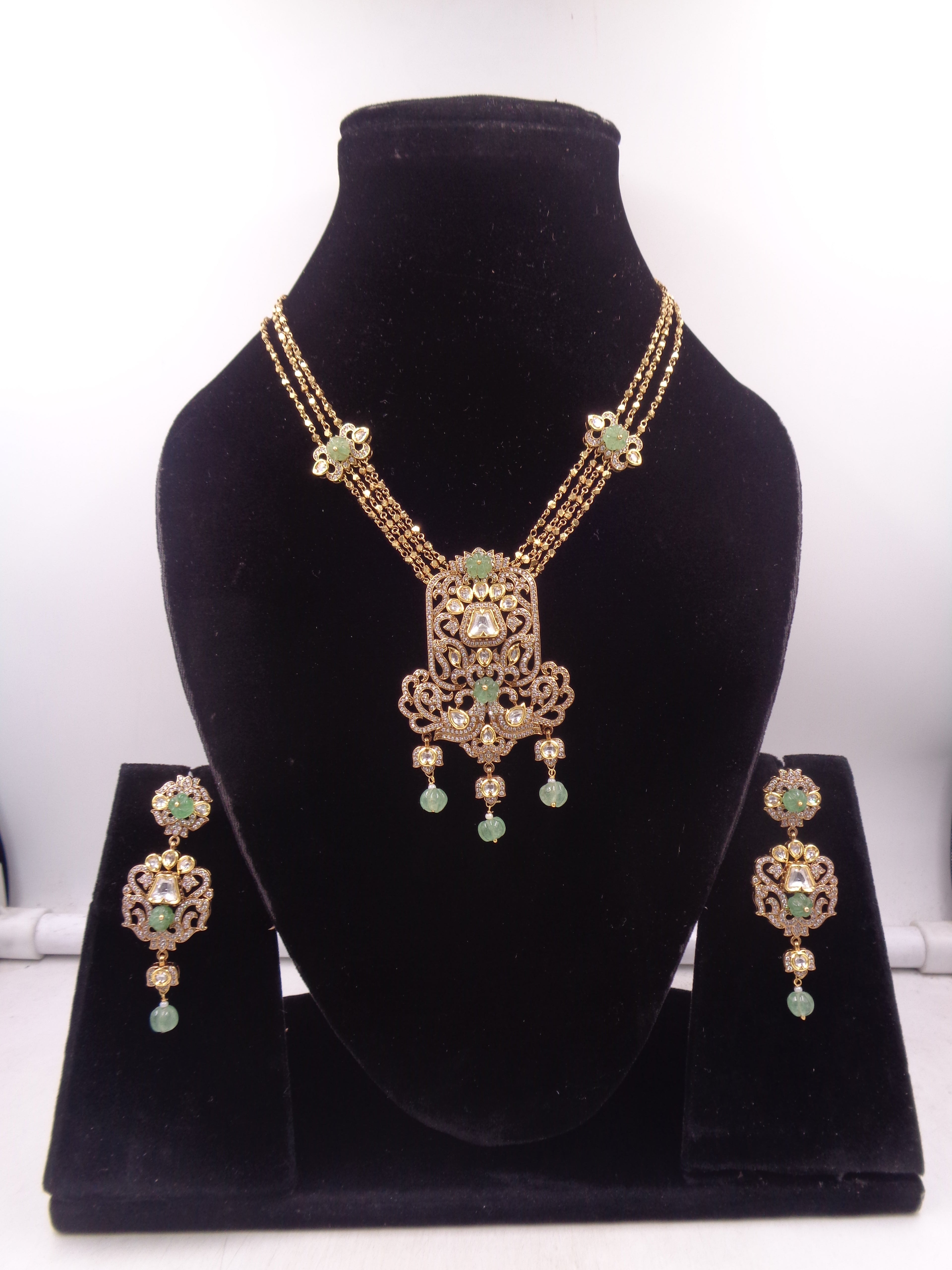 Mint khubooja semi precious beads antique finish Kundan set