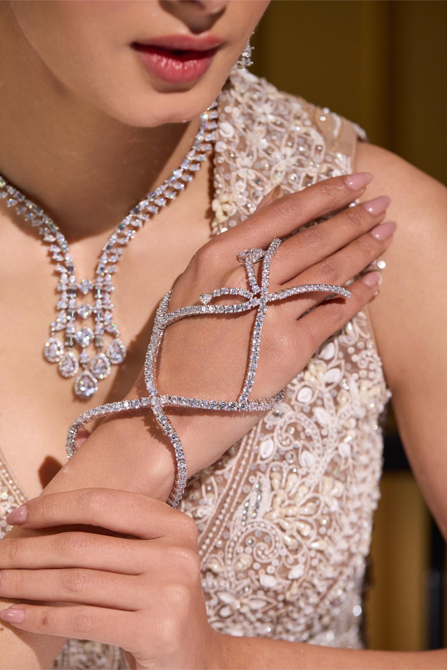 Zivara Royale Hathphool