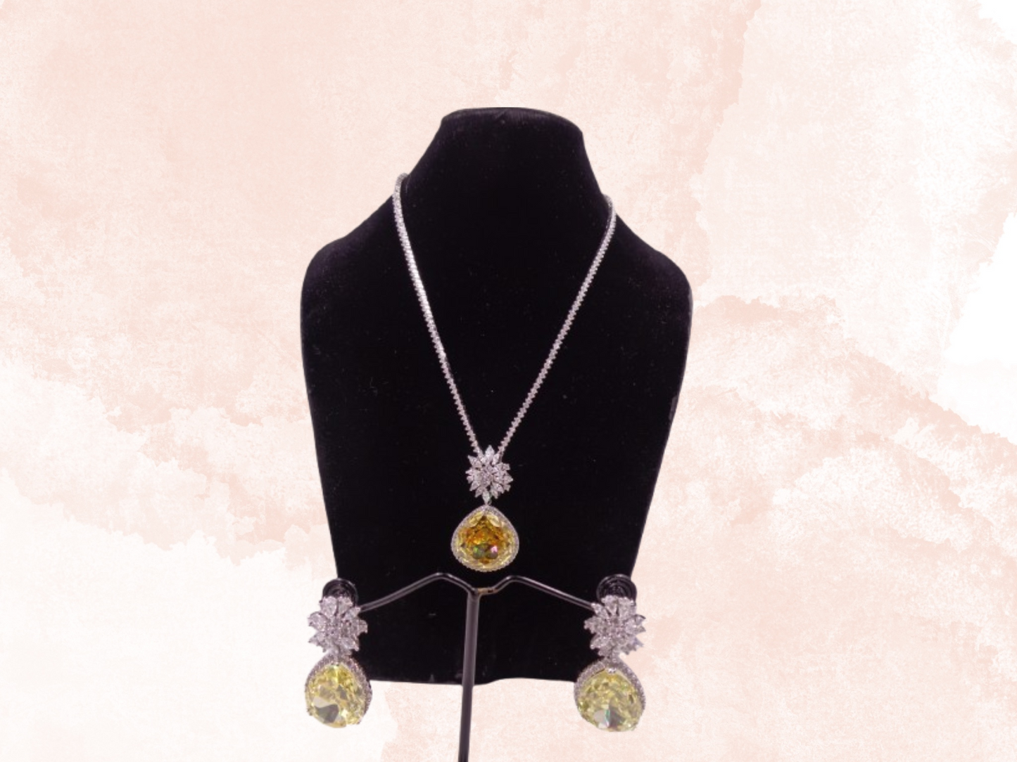 Sunlit Charm Necklace Set