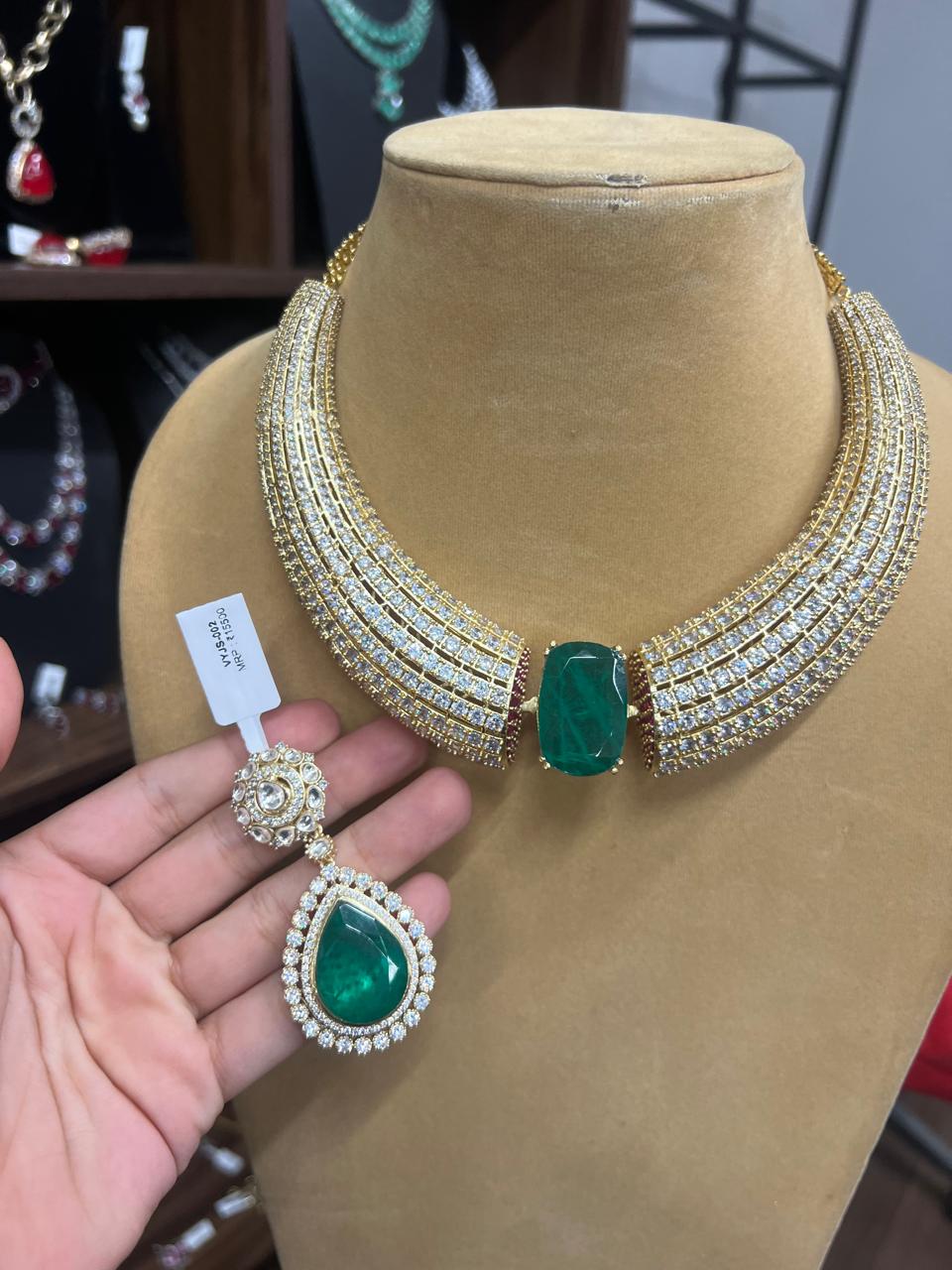 Emerald Hasli Set